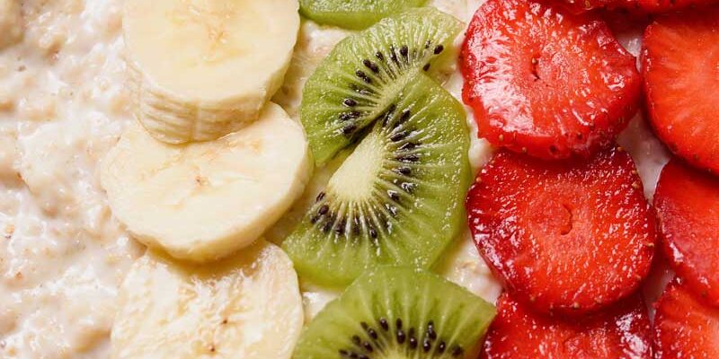 porridge con fruta fresca