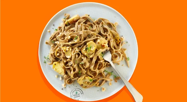 Tagliatelle de castañas con carbonara de setas porcini