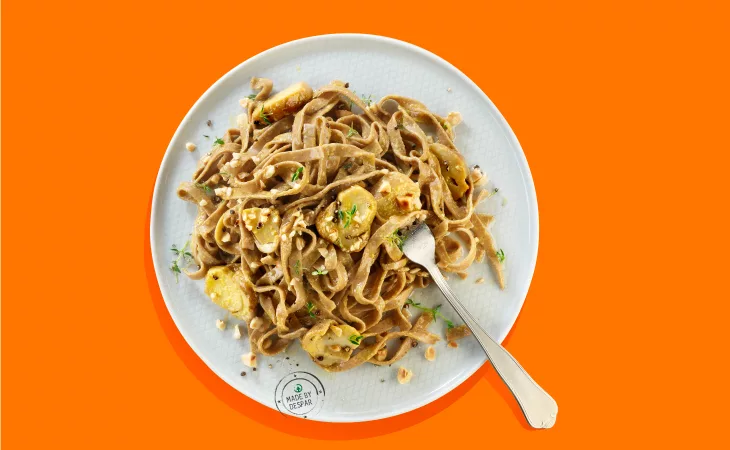 Tagliatelle de castañas con carbonara de setas porcini